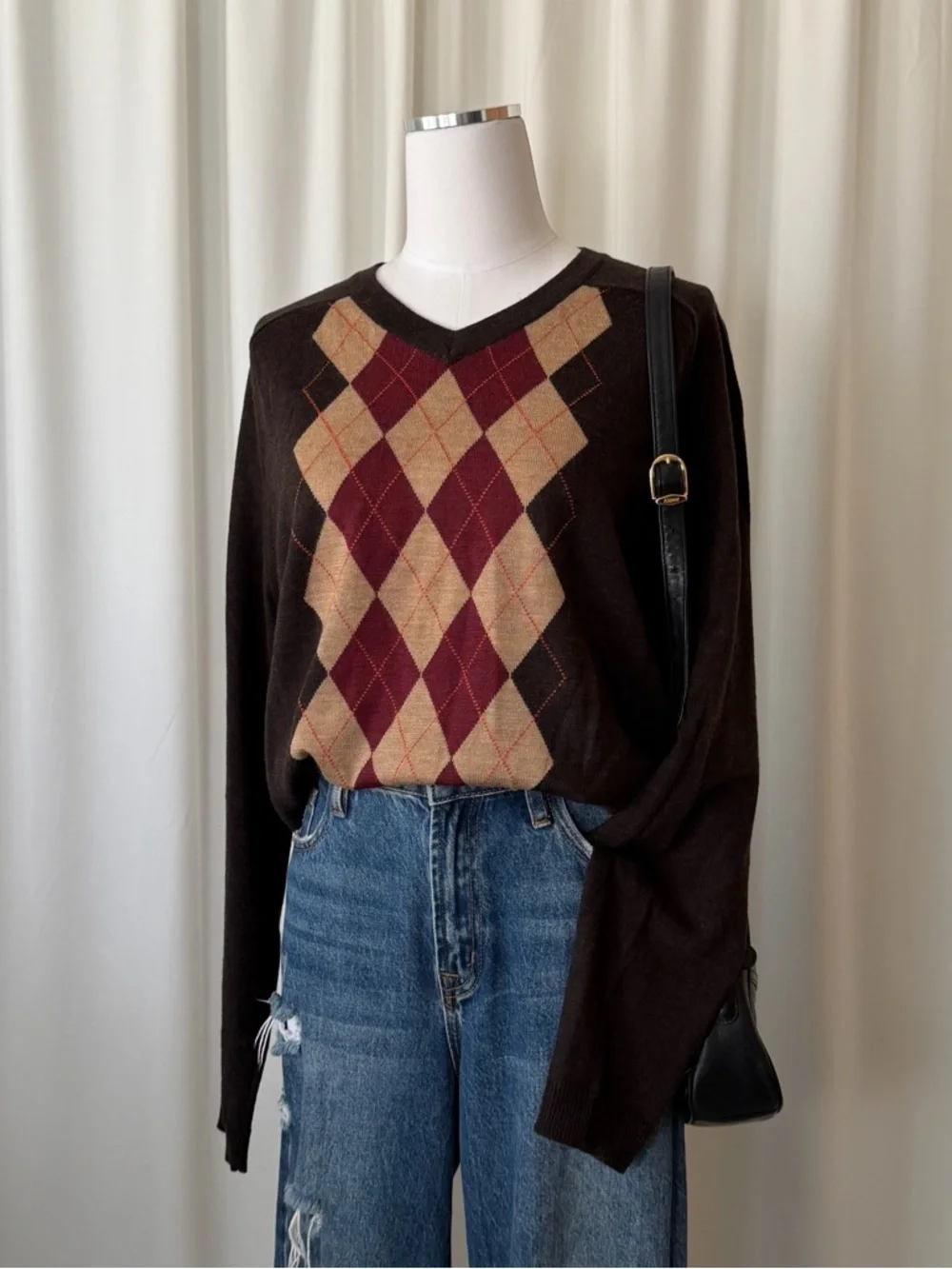 Merona 100% Merino Wool Argyle V-Neck Sweater Large.